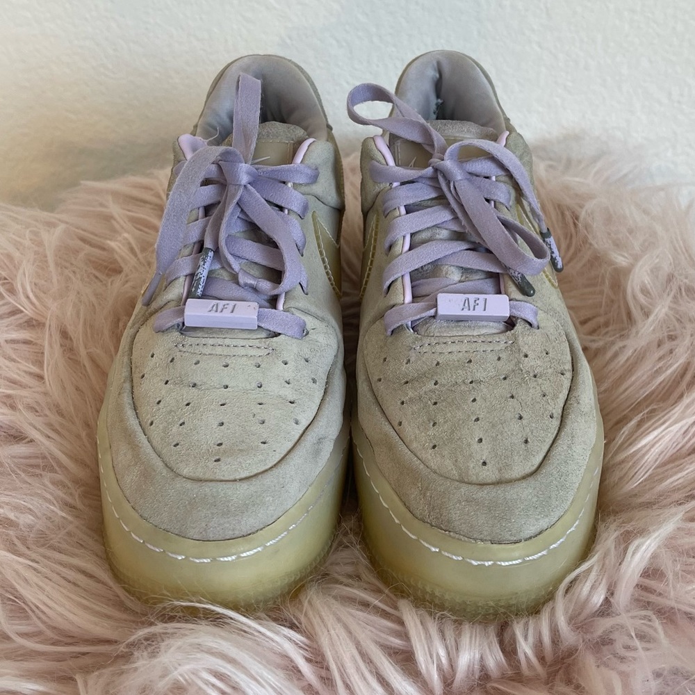 WMNS AIR FORCE 1 SAGE LOW LX 'VIOLET MIST'
